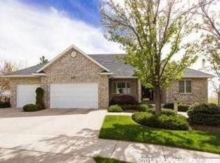 942 S Ridgeline Cir, Centerville, UT 84014