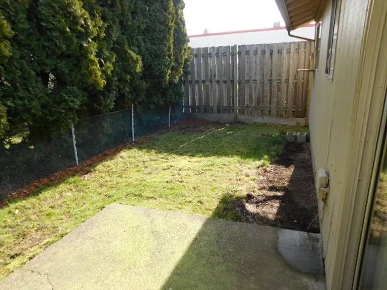 3880 Auburn Rd NE — Photo 15