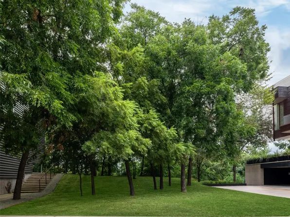 7 Vanguard Way, Dallas, TX 75243