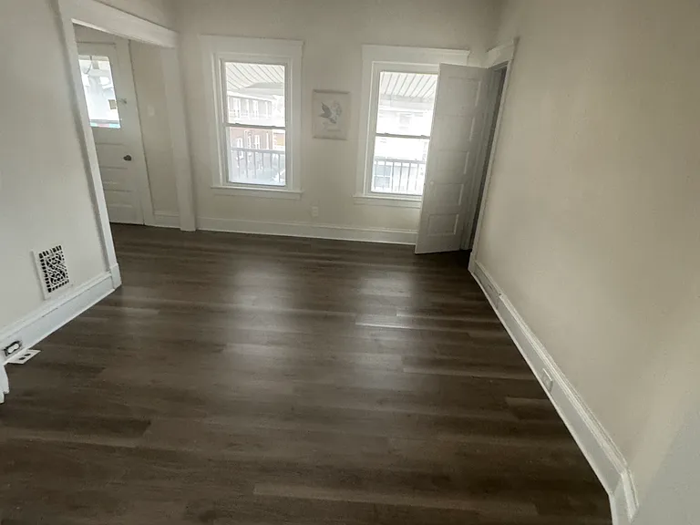 1359 W 69th St #2 — Photo 9