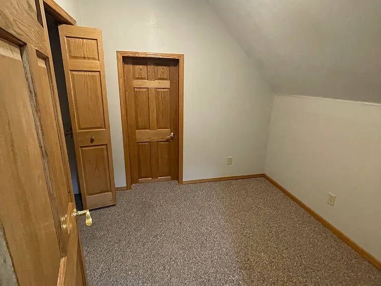 127 E Main St — Photo 17
