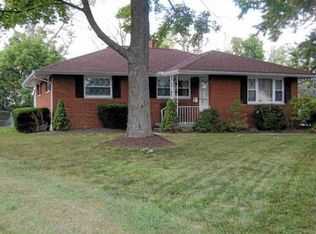 2746 Queensway Dr, Grove City, OH 43123