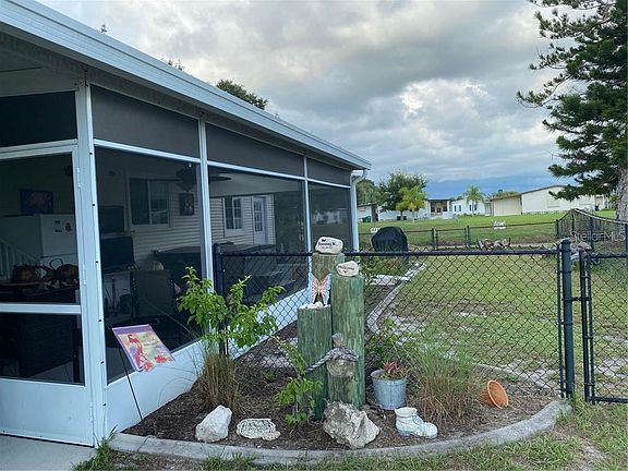 3rd image of 1267 Flamingo Dr