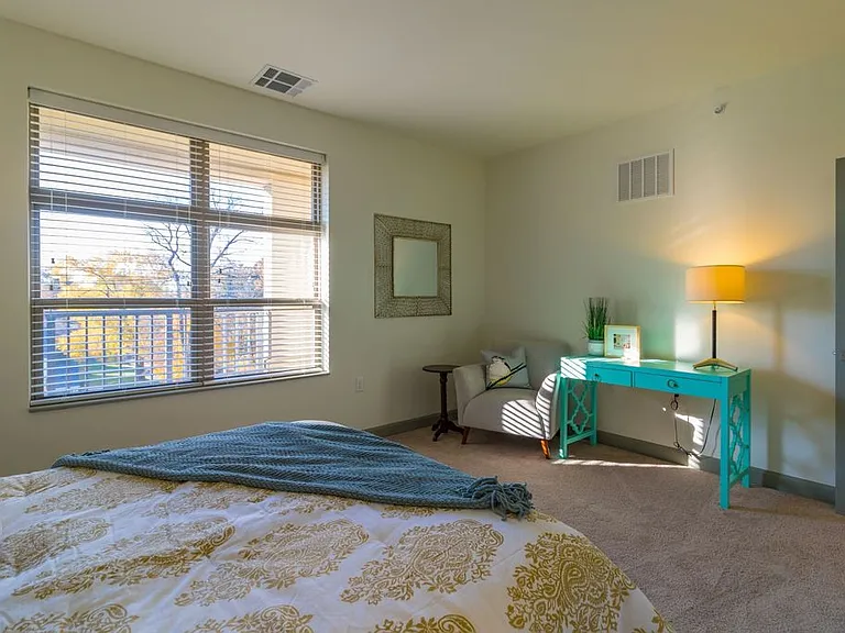 The Deco Apartments — Photo 48