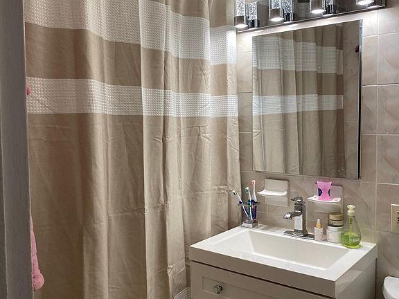 2nd image of 3213 Randolph Pl #1B