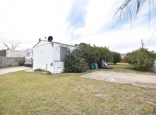 305 W Railroad St, Port Lavaca, TX 77979
