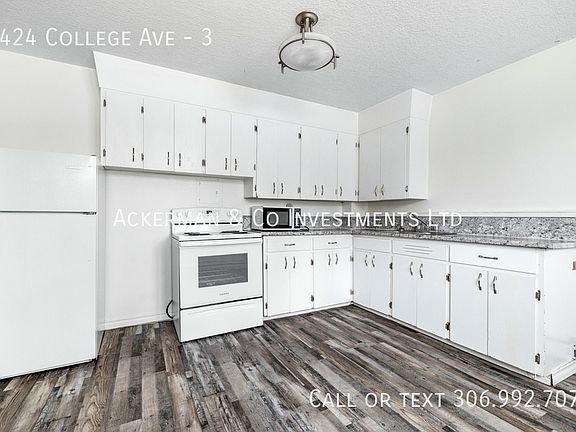 3rd image of 1424 College Ave #3