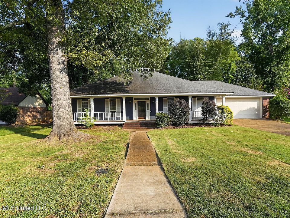 1st image of 320 Hanley Cir