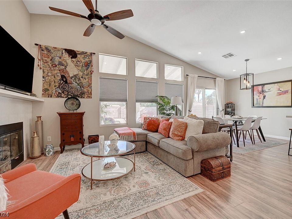 1st image of 4704 Crimson Leaf Dr