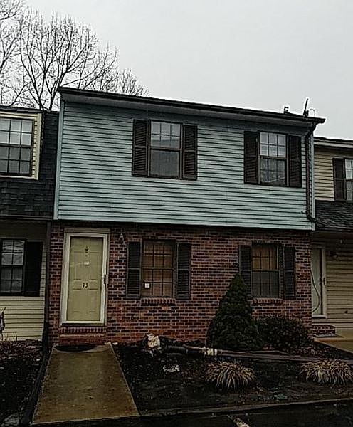 1st image of 13 Beacon Ct #402