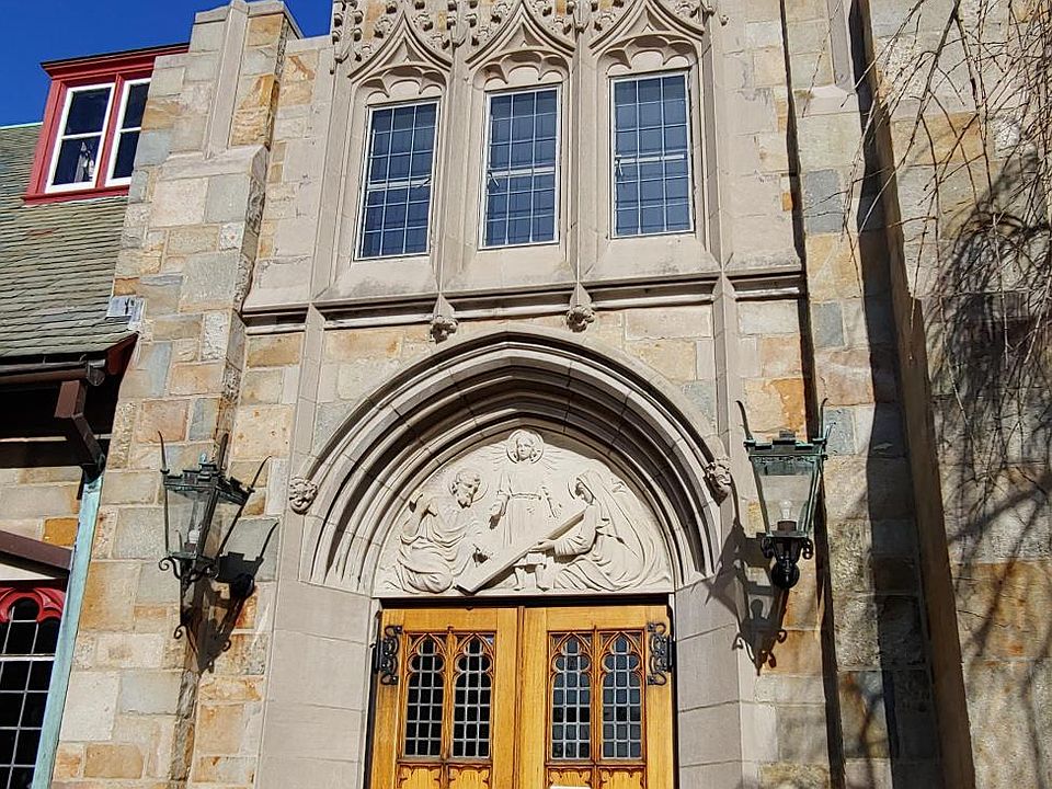 Main entrance on Dearborn St.