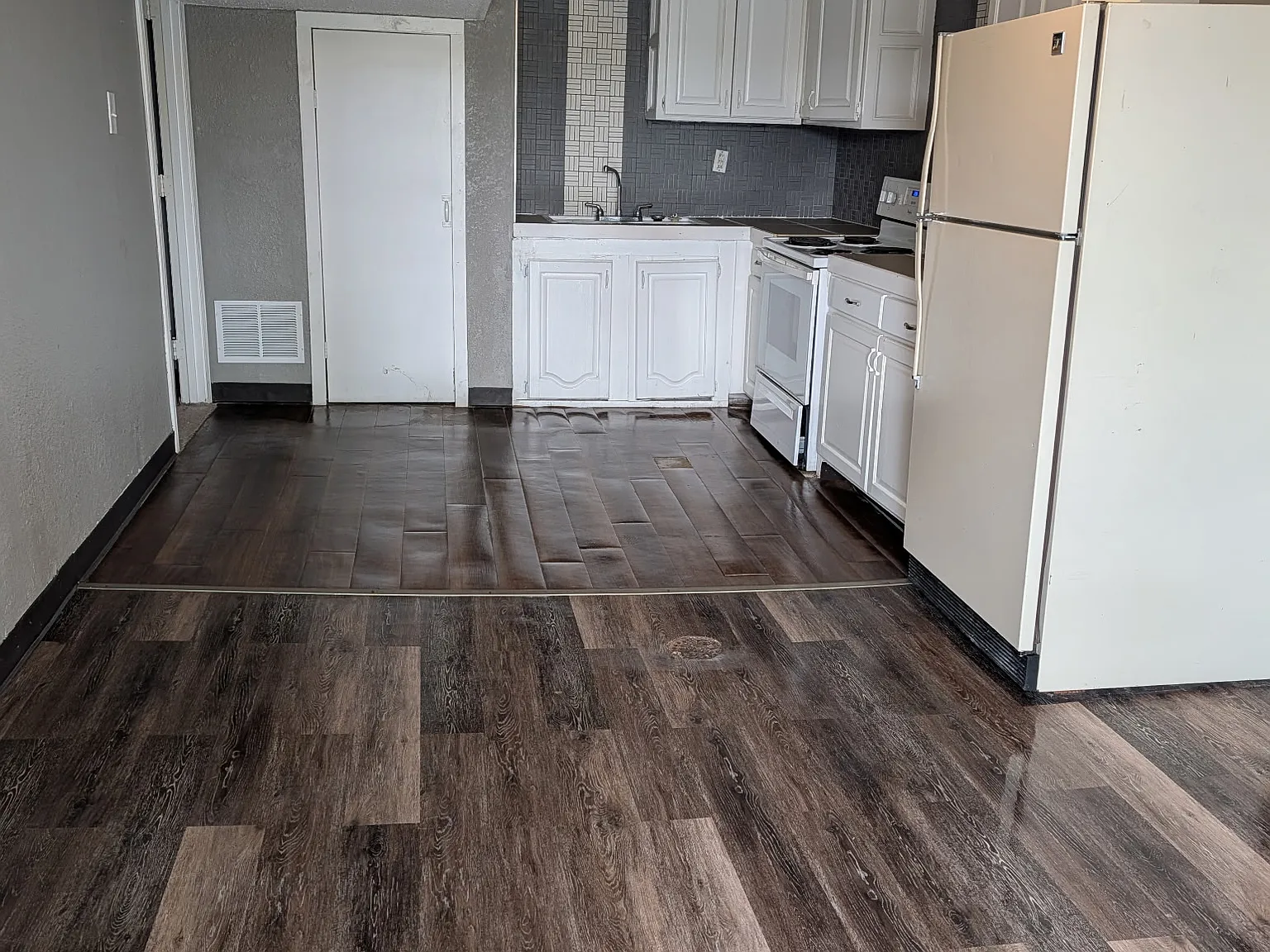 Studio, 400 sqft, $795 — Photo 1