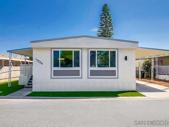 2nd image of 13229 Casa Vista St #85