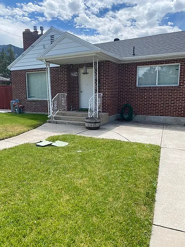 1374 Maple Dr Photo 1