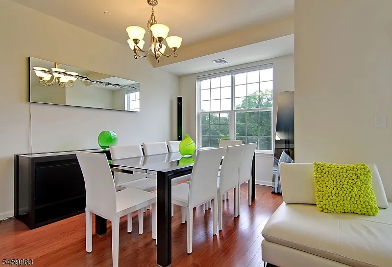 3 bed, 2.5 bath, $3,600 — Photo 2
