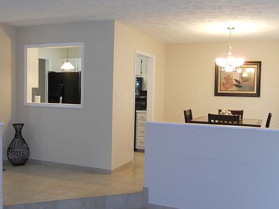 4th image of 682 Daharan Dr