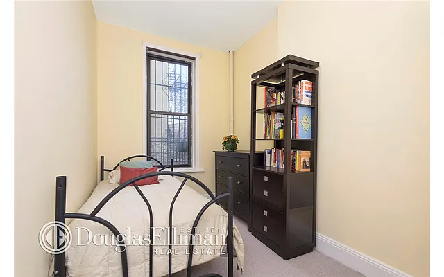 Sold by Douglas Elliman | media 15