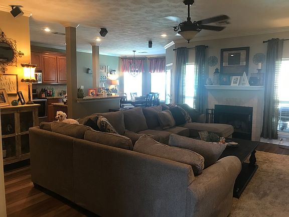 4th image of 524 Lexington Dr