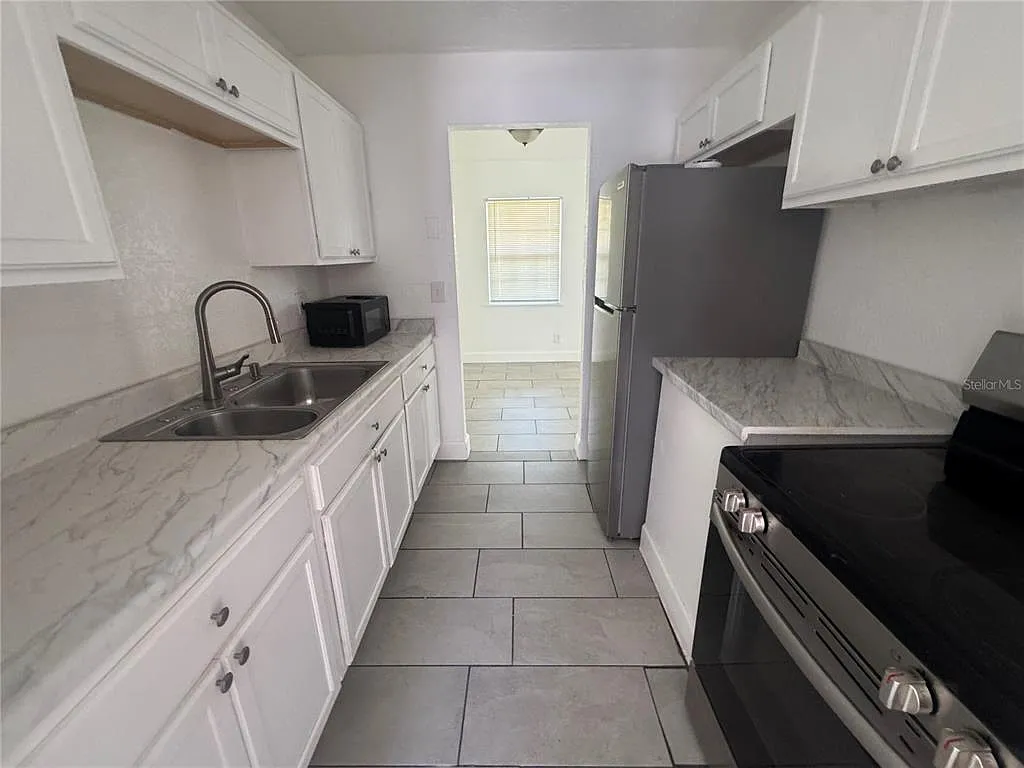 2 bed, 1.0 bath, 920 sqft, $1,595 — Photo 3