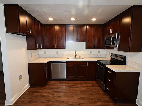 5th image of 4410-4418 Howard Ave #4414