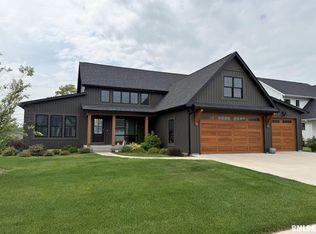 5050 Lakeside Ct, Bettendorf, IA 52722