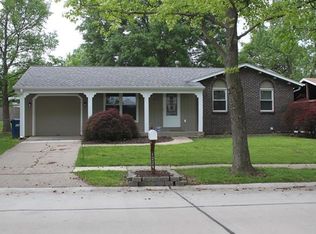 1224 Trails Dr, Fenton, MO 63026