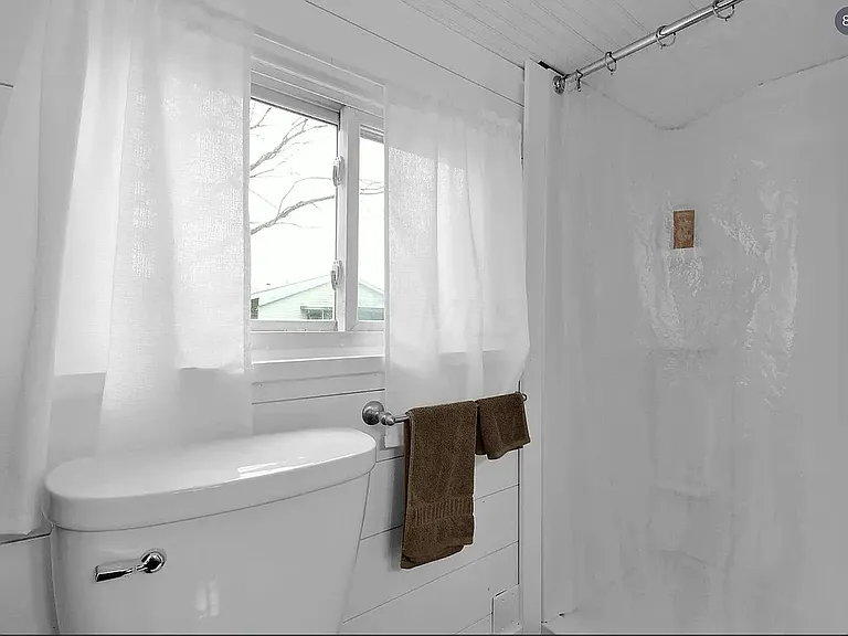 514 Cottage St — Photo 6