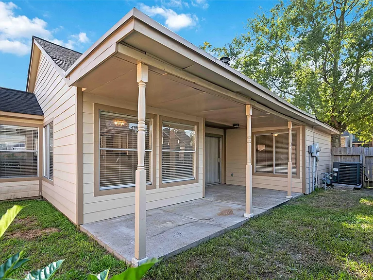 16054 Hidden Acres Dr — Photo 23