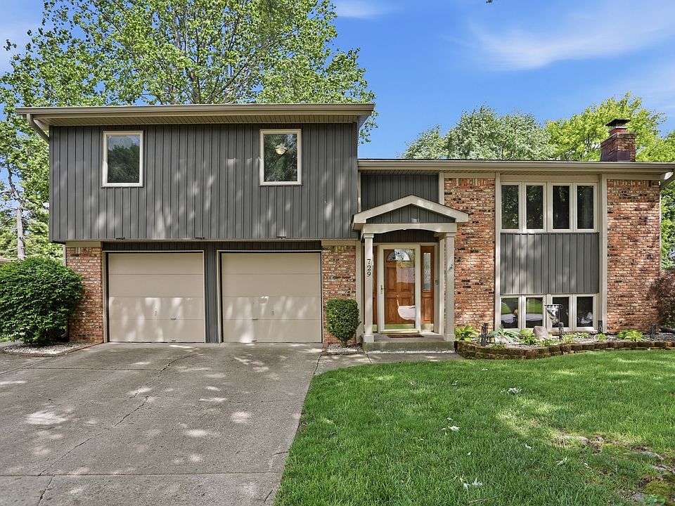 1st image of 729 Colonial Way