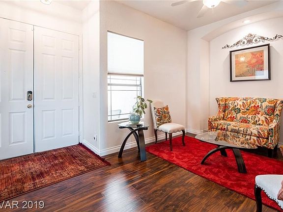 3rd image of 1566 Livingston Dr