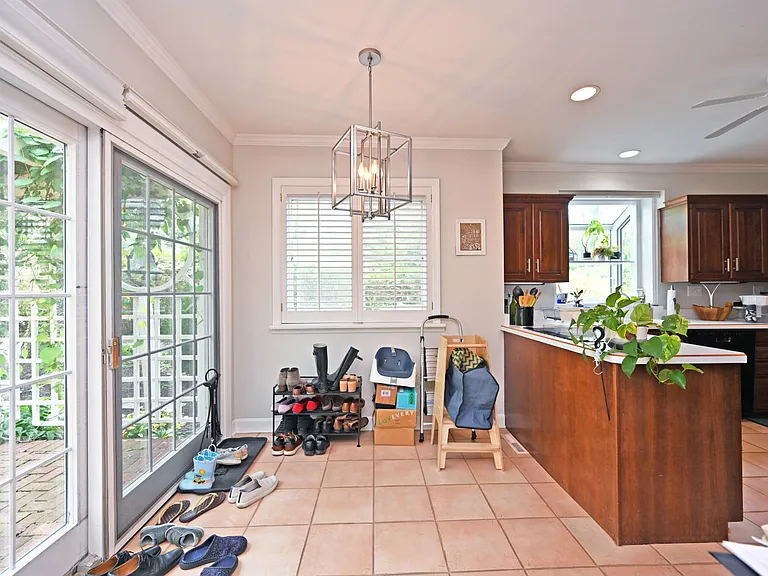 6900 Drake Rd — Photo 16