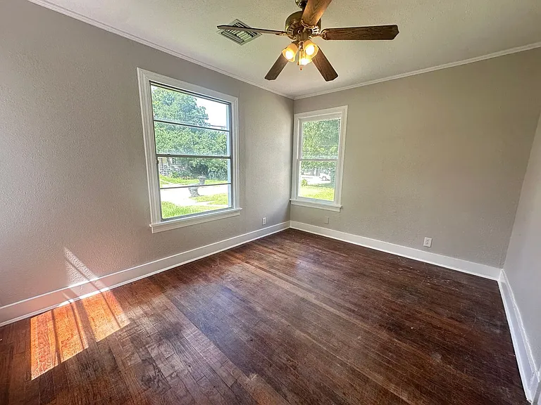 255 E Ratcliff St — Photo 10