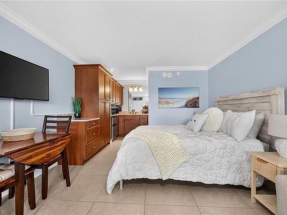 3rd image of 2555 9th ST N #204