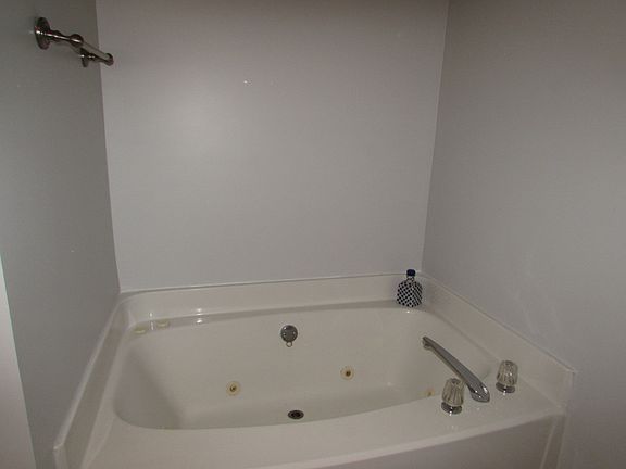 3rd image of 4717 Vineyard Ct SE