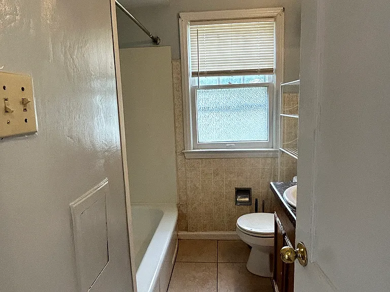 18805 Maple Heights Blvd — Photo 8