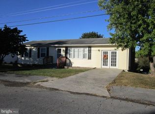 135 Merlin Dr, Inwood, WV 25428