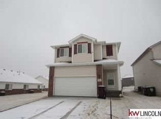 9310 Forest Glen Dr, Lincoln, NE 68526