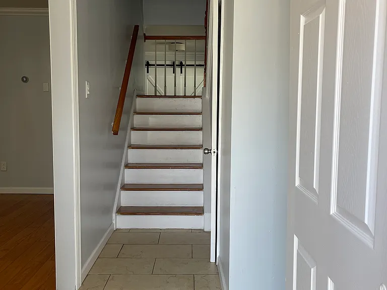 736 Summit Chase Dr — Photo 2