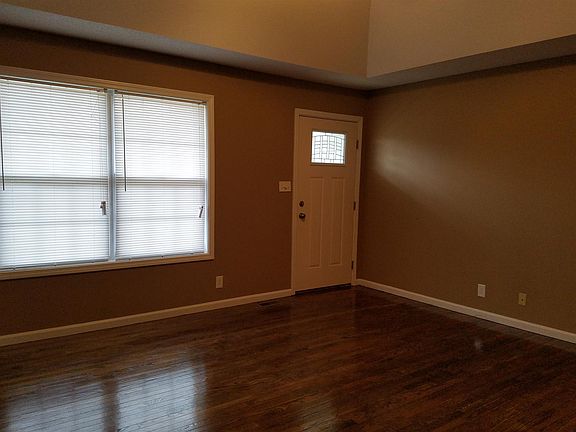 2nd image of 1694 Sparkleberry Dr