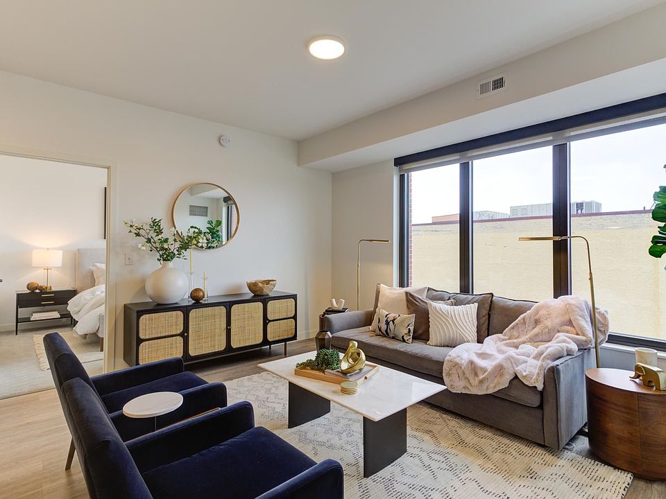 1st image of 270 E Hennepin Ave #1415