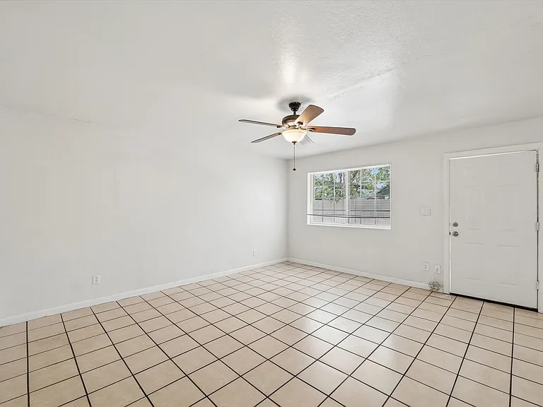 2133 W Adams St #3 — Photo 29