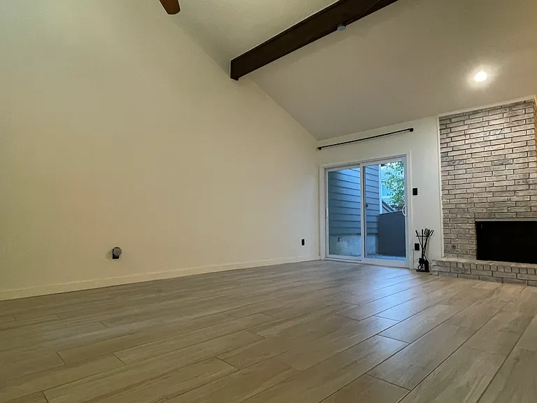 7257 Coronado Cir — Photo 4