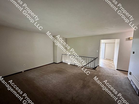 4th image of 3940 Camelot Dr SE