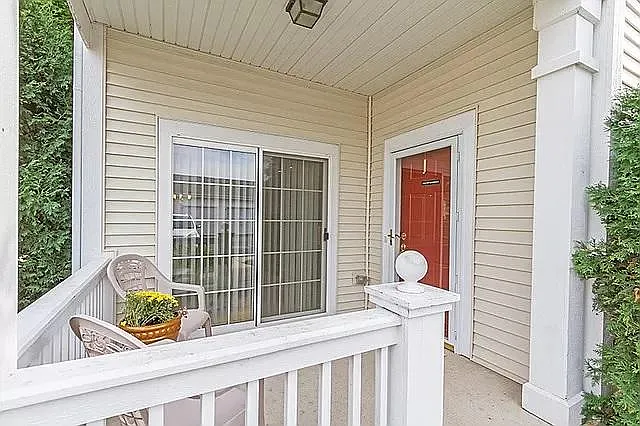 2305 Aurora Dr #1 — Photo 2