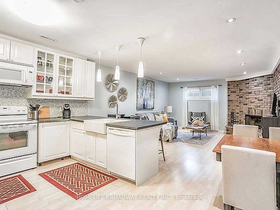 4th image of 39 Craigmont Dr #Basement