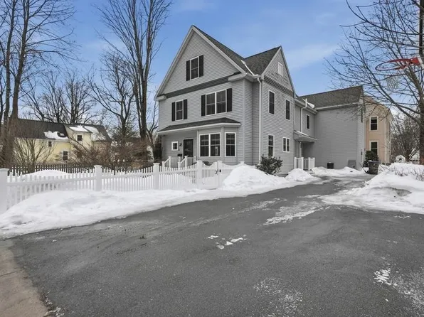 5 Reynolds Ave, Natick, MA 01760