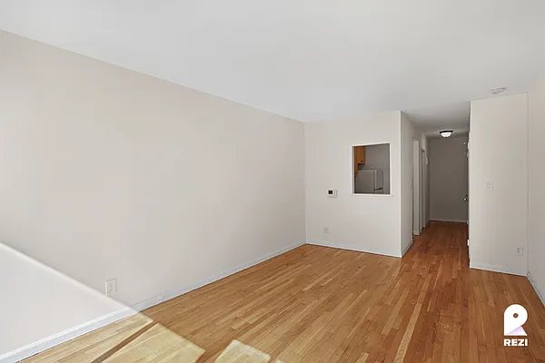 Rented by Compass | media 28