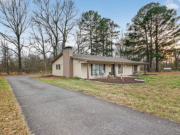 3rd image of 9 Snowden Cir