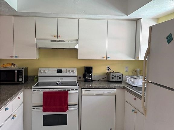 4th image of 921 Jefferson Ave