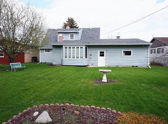 2nd image of 420 Morrison St